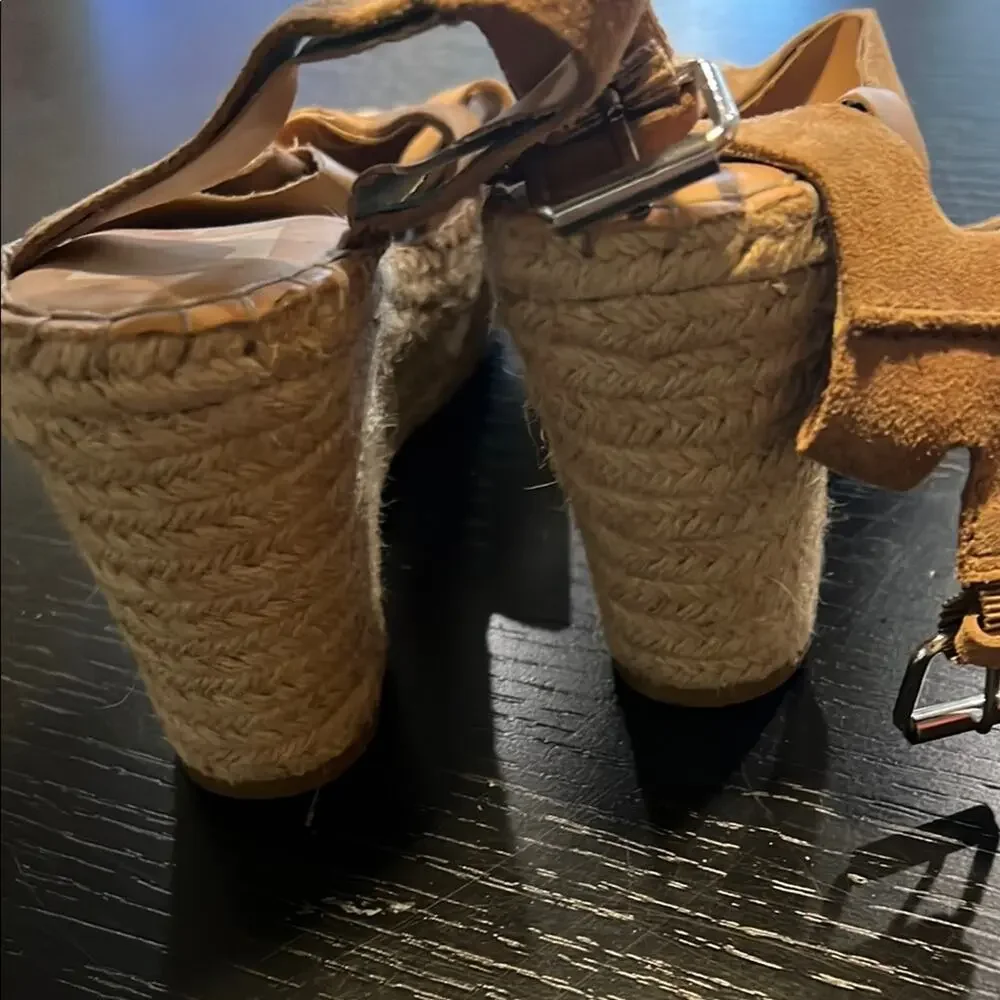 Dolce Vita Tan Suede Sandals size 8.5